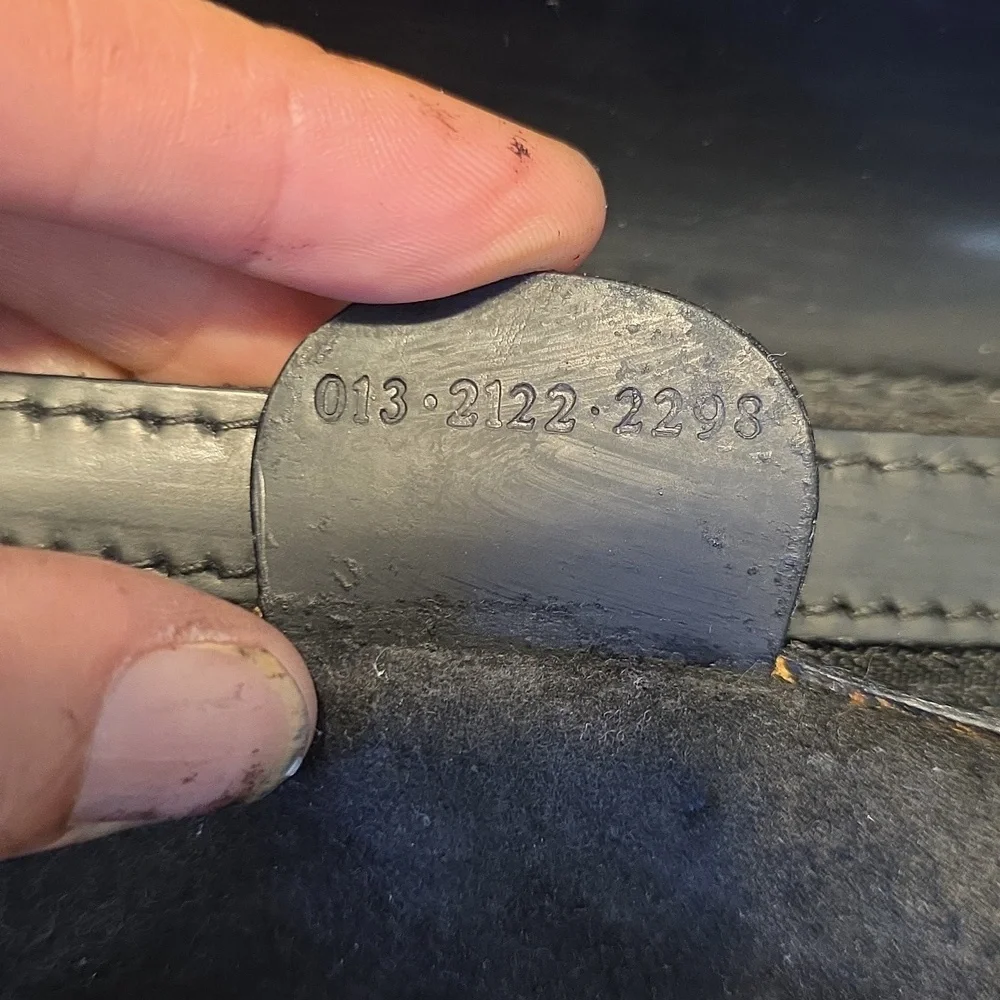 GUCCI BLACK NYLON/PATENT TRAVEL LINE BAG WITH COA - Picture 15 of 16